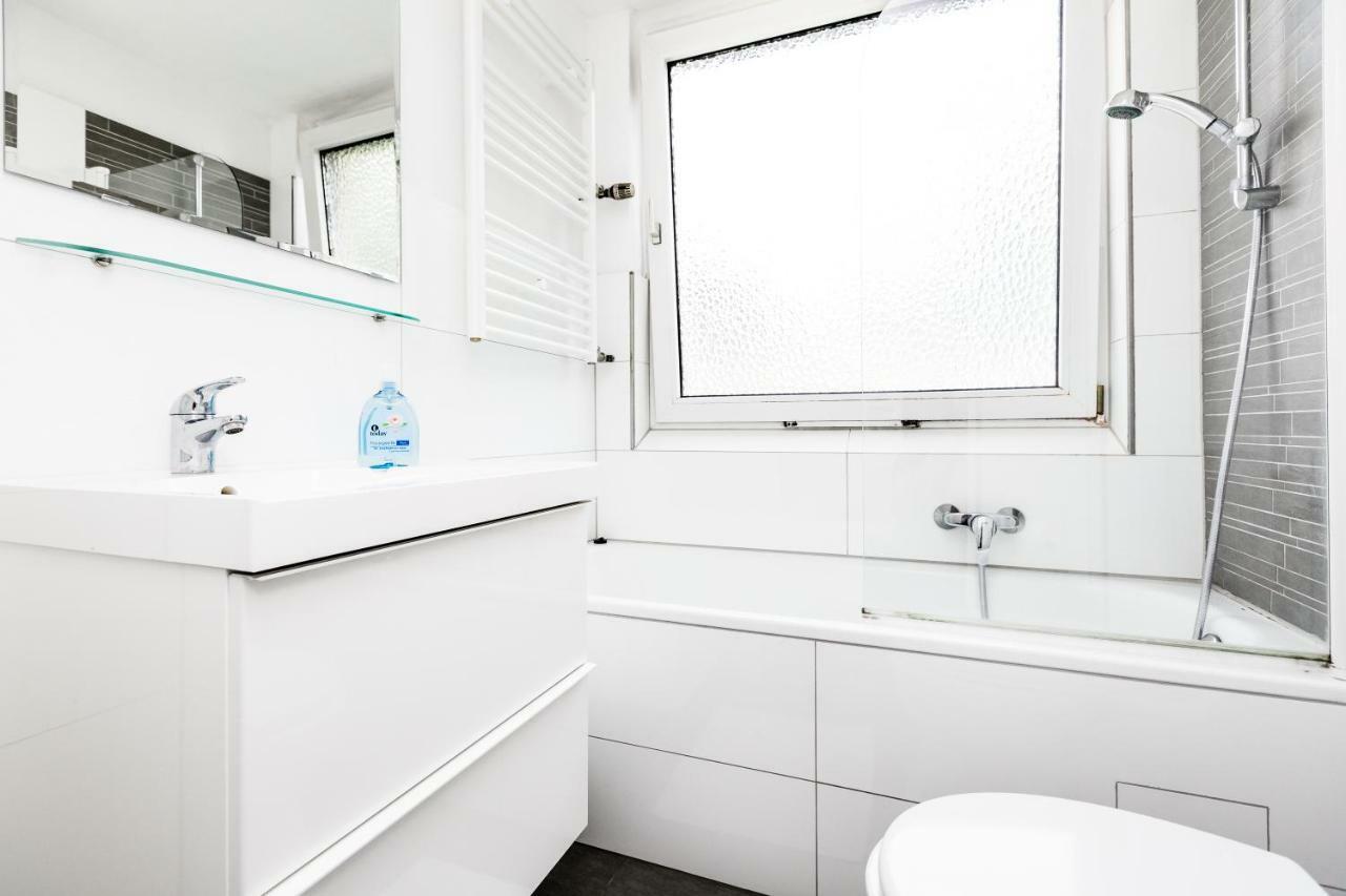 Apartments Koeln Стая снимка